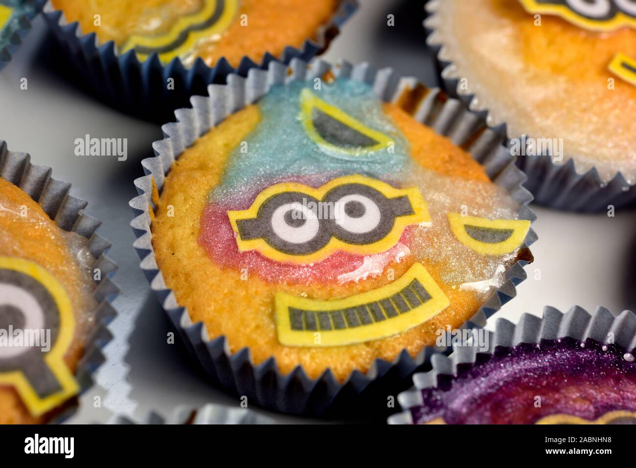 Schergen themed Hausgemachte cup cakes Stockfoto