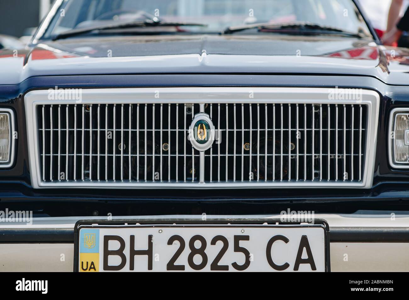 Kiew-28 JULI, 2019: JDM Car Show outdoor. Getunten Japanischen drift Autos Expo im Sommer. Modifizierte retro Toyota Corona Fahrzeug Stockfoto