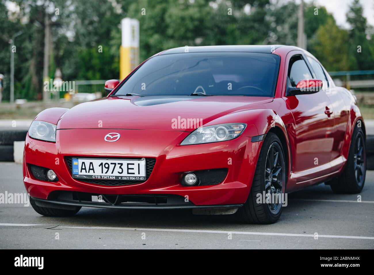 Kiew-28 JULI, 2019: JDM Car Show outdoor. Getunten Japanischen drift Autos Expo im Sommer. Modifizierten Mazda RX 8 Fahrzeug mit hoher Leistung Wankel Rotary engin Stockfoto