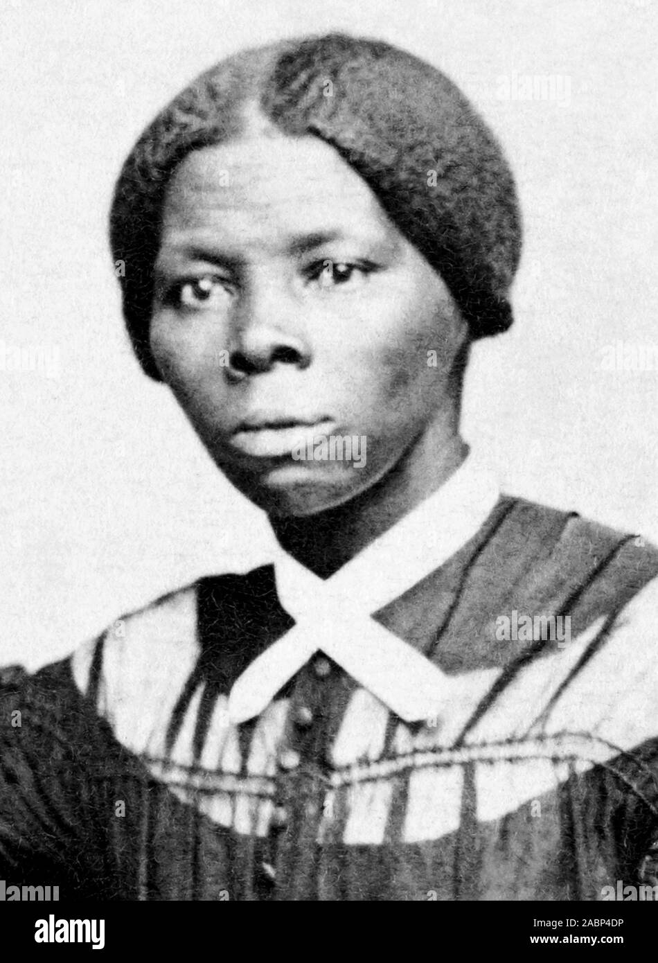 Jahrgang Porträt Foto von Harriet Tubman (c 1820 - 1913). In Sklaverei geboren, Tubman (Geburtsname Araminta Ross) entwischt und später geführten anderen Sklaven in die Freiheit über die U-Bahn vor der Arbeit als Krankenschwester, Spion und Scout für die Unionsarmee während des Amerikanischen Bürgerkriegs. Im späteren Leben Sie engagiert in humanitären Arbeit und gefördert, um die Ursache für das Frauenwahlrecht. Foto ca. 1868 von Benjamin F Powelson. Stockfoto