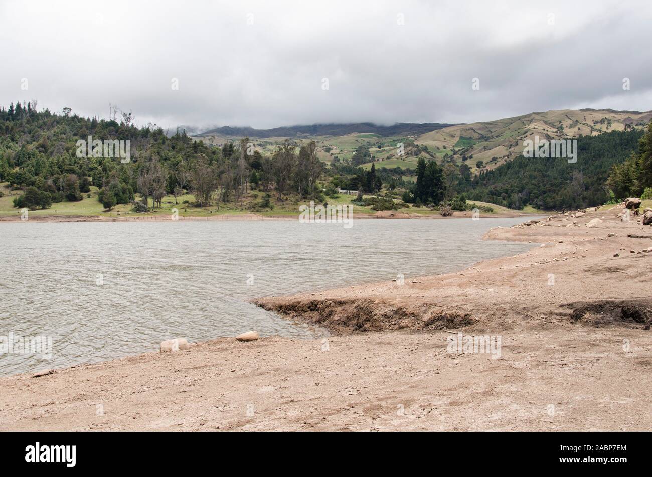 Die kolumbianischen Anden bewölkt Landschaft, Wasser finden 'La Regadera', in Usme, Cundinamarca, Kolumbien Stockfoto