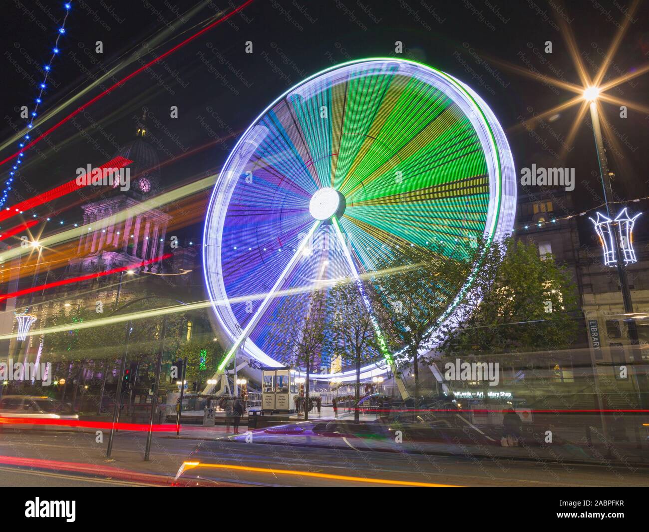 Buntes Riesenrad zu weihnachten in Leeds, England Stockfoto