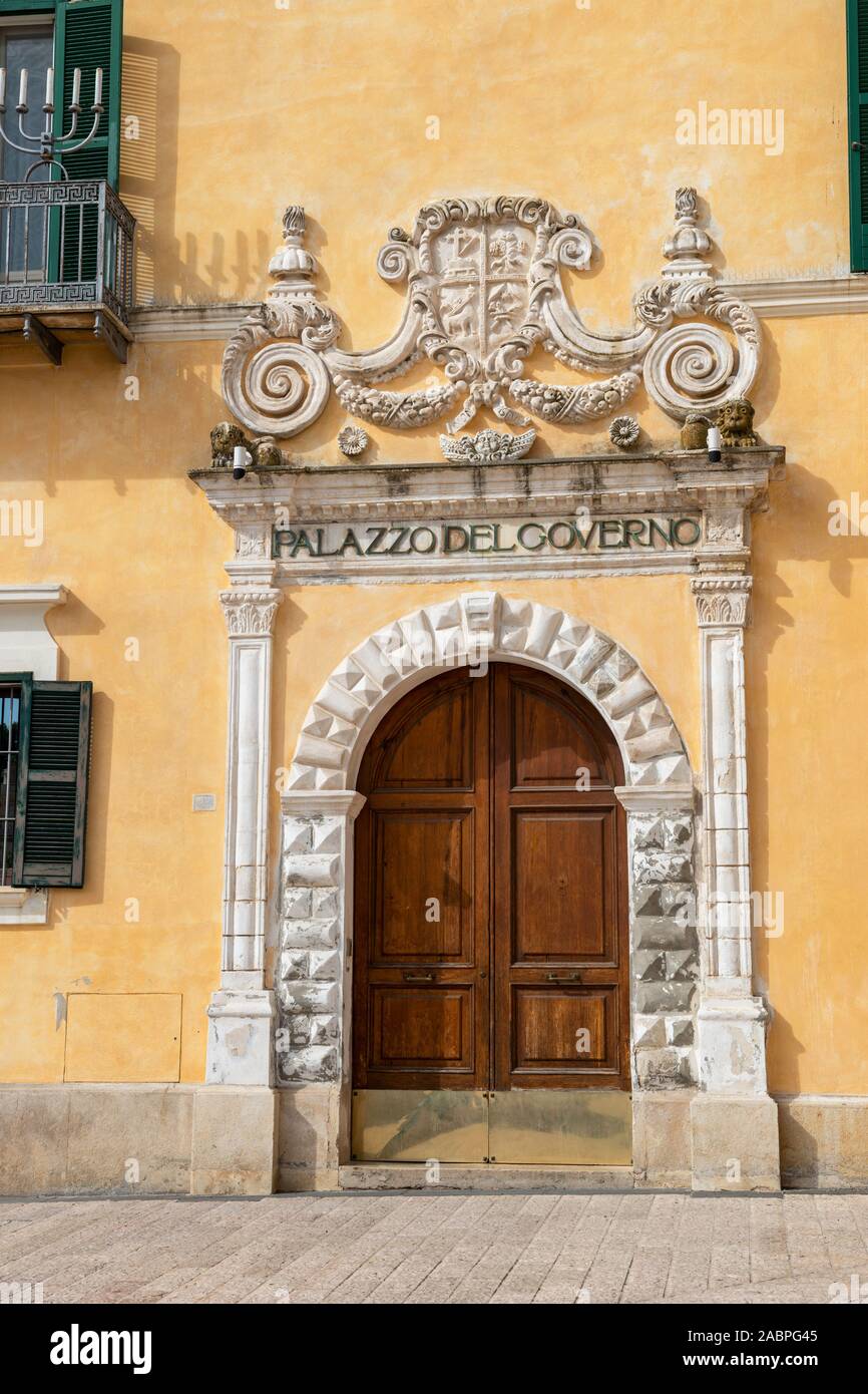 Palazzo Del Governo (Local Government Office) auf der Piazza Vittorio Veneto in der Sassi von Matera, Basilikata, Süditalien Stockfoto