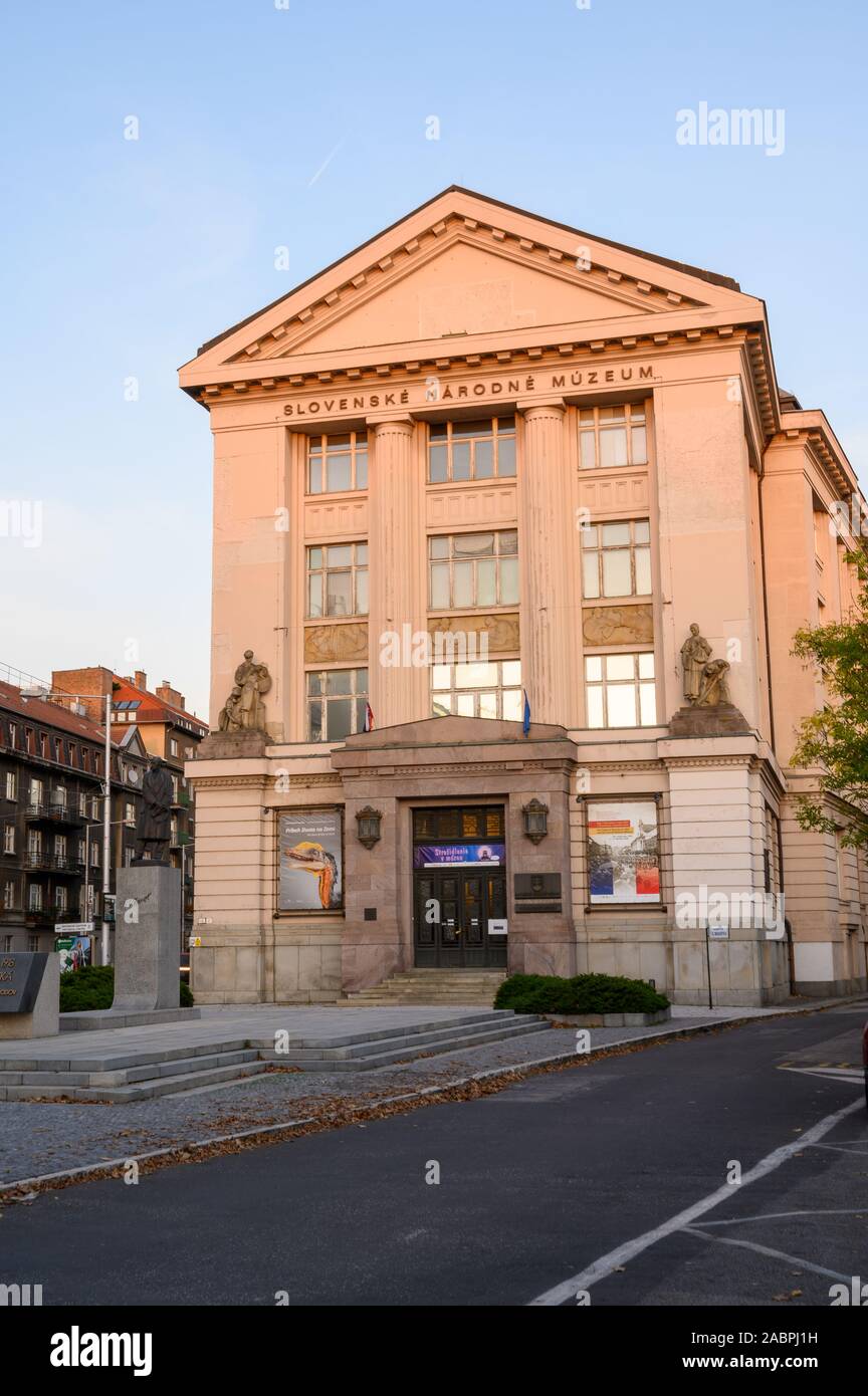 Bratislava, Slowakei. 2019/10/21. Natural History Museum Gebäude in Bratislava. Es ist Teil der Slowakischen Nationalen Museen. Stockfoto