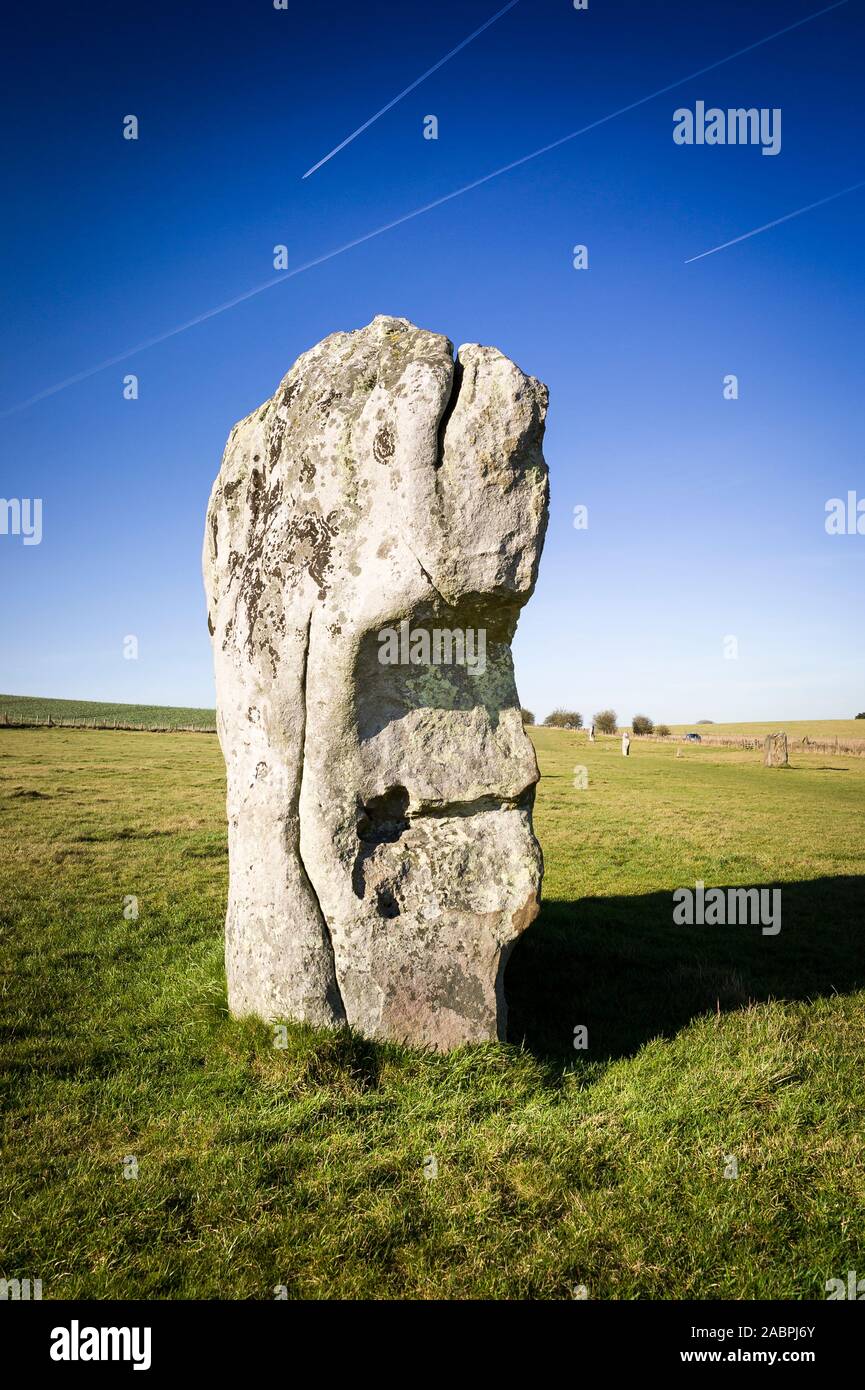 Ein Paradebeispiel für Simulakrum, wo eine alte verwitterte Stein bei Avebury hat eine unheimliche Ähnlichkeit mit einem menschlichen Kopf aus prähistorischer Zeit. Wiltshire Stockfoto