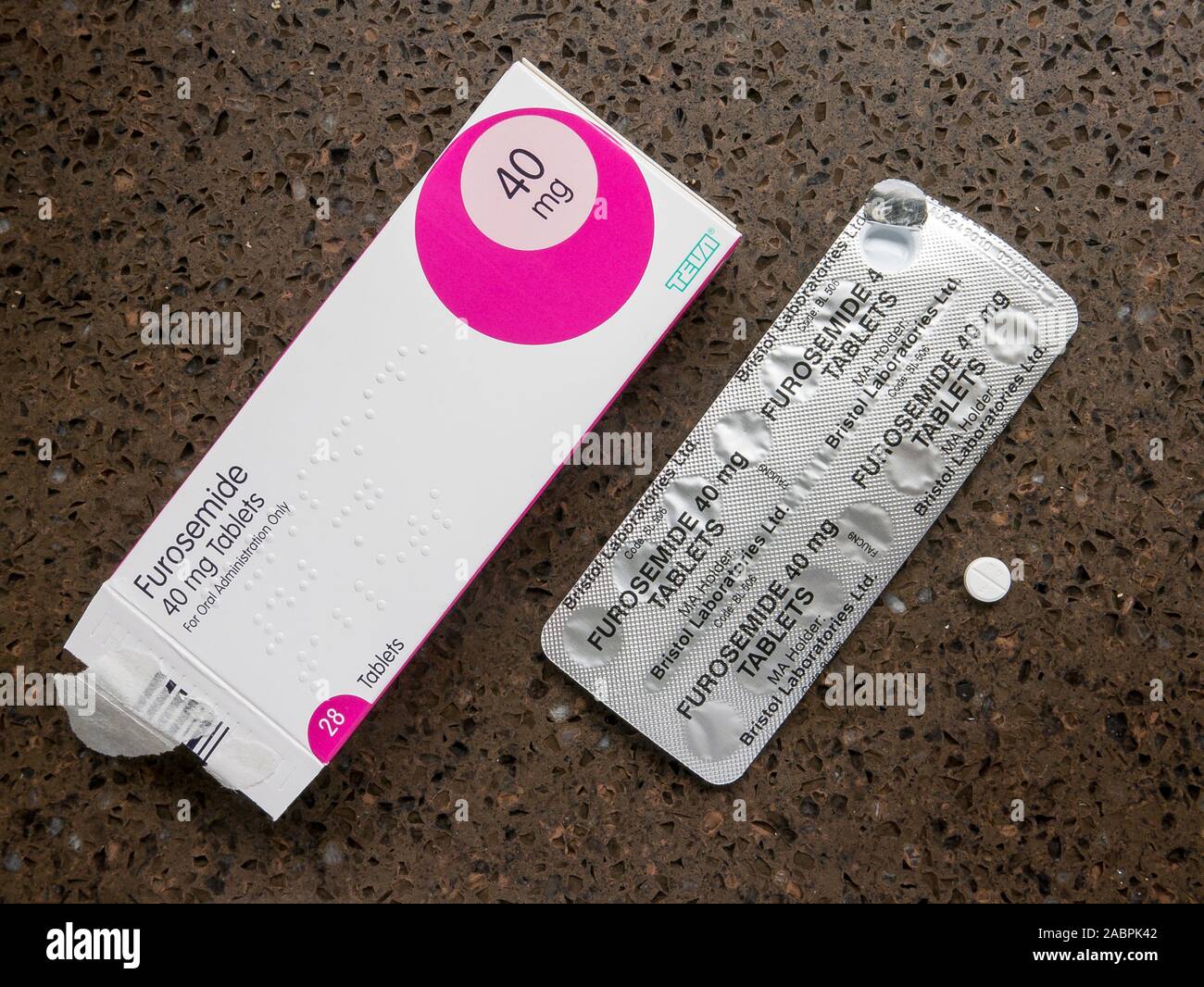 Furosemid 40 mg Tabletten in einen Karton packen und Folie verpackt - ein verschreibungspflichtiges Medikament in Großbritannien Stockfoto
