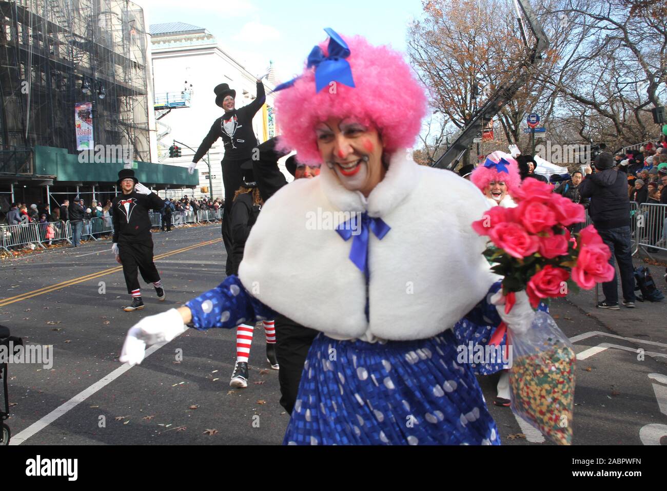 November 28, 2019, New York City, New York, USA: Die 93. jährliche Thanksgiving Day Parade von Macy's anzusehen N.Y.C. 2019. (Bild: © Bruce Cotler/Kugel Fotos über ZUMA Draht) Stockfoto