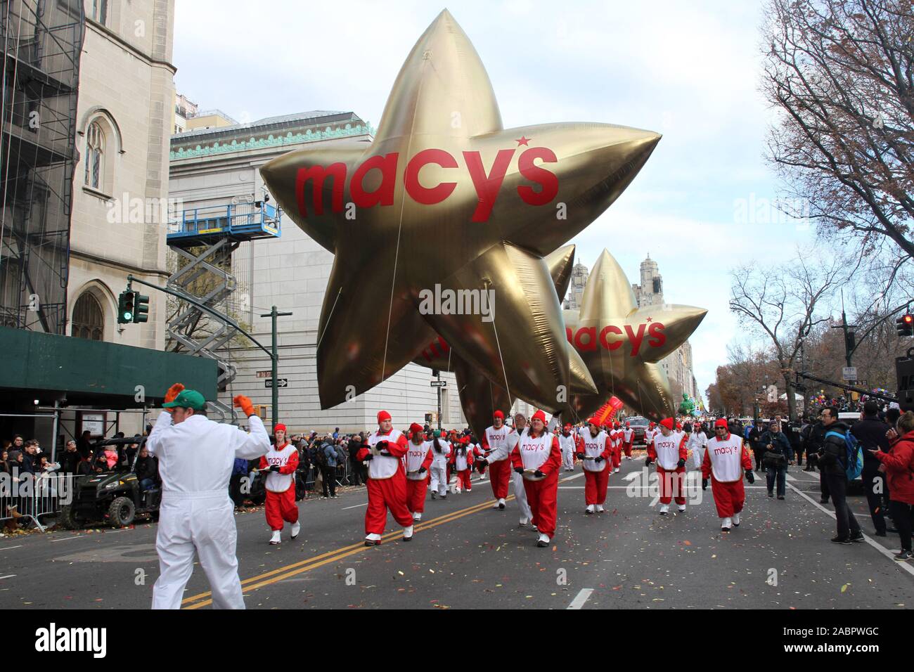 November 28, 2019, New York City, New York, USA: Die 93. jährliche Thanksgiving Day Parade von Macy's anzusehen N.Y.C. 2019. (Bild: © Bruce Cotler/Kugel Fotos über ZUMA Draht) Stockfoto