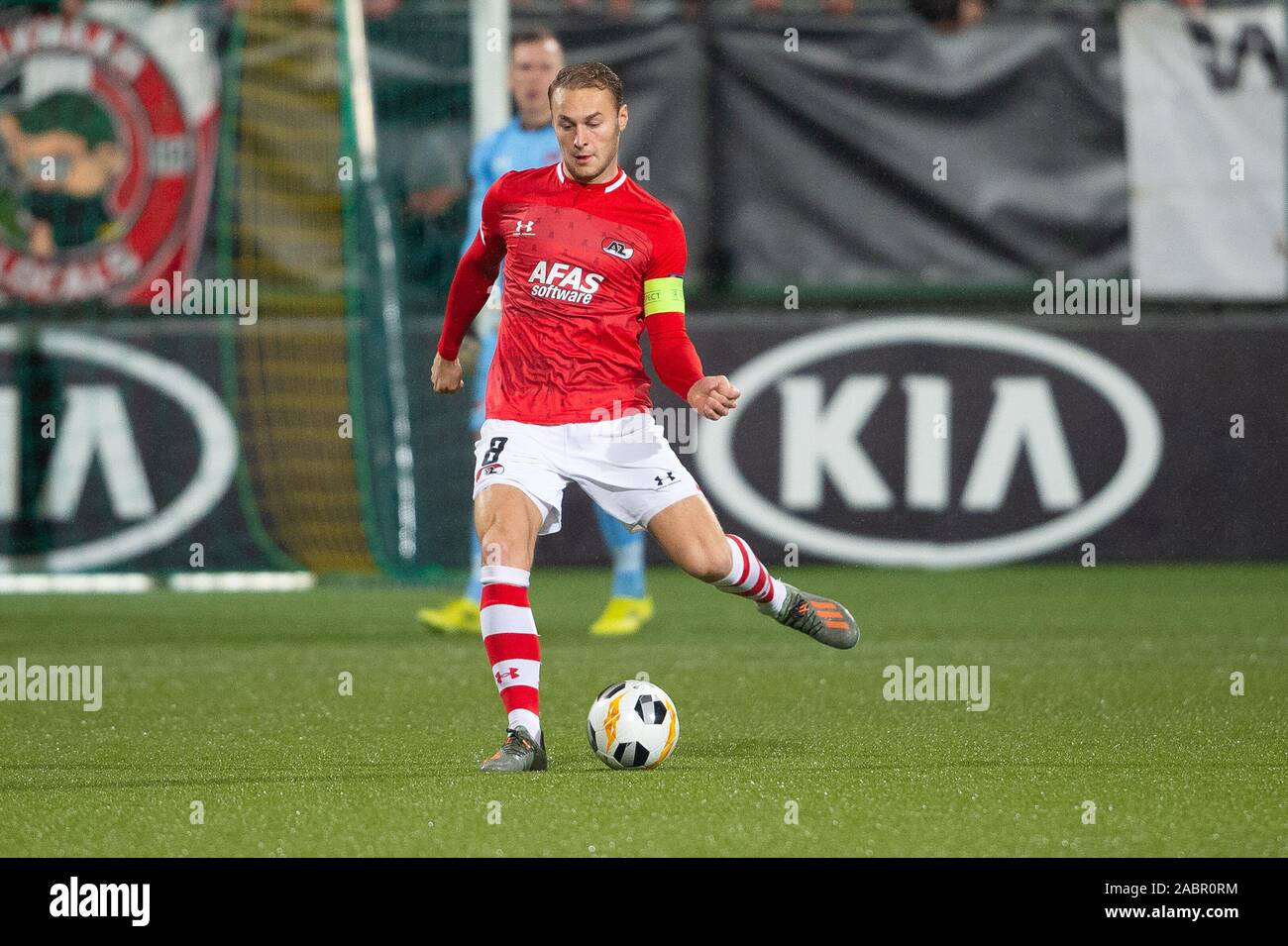 28. november 2019 Den Haag, Niederlande Soccer Europe League AZ / Partizan Belgrado Voetbal Europa League Group Phase Saison 2019-2020 L-R: Teun Koopmeiners von AZ Alkmaar Stockfoto