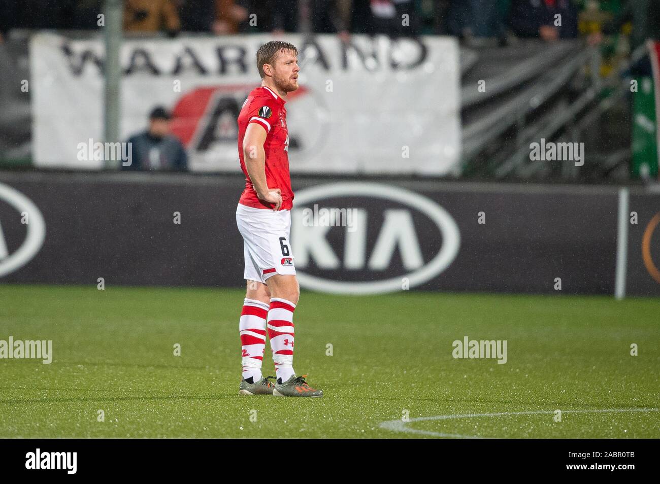 28. november 2019 Den Haag, Niederlande Soccer Europe League AZ / Partizan Belgrado Voetbal Europa League Group Phase Saison 2019-2020 L-R: Fredrik Midtsjo von AZ Alkmaar Stockfoto