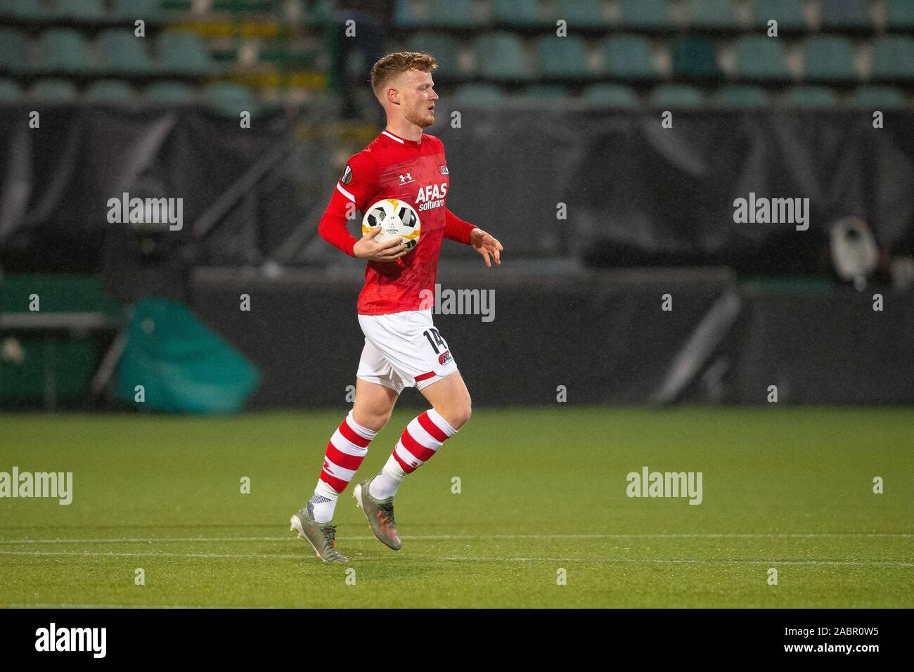 28. november 2019 Den Haag, Niederlande Soccer Europe League AZ / Partizan Belgrado Voetbal Europa League Group Phase Saison 2019-2020 L-R: Ferdy Druijf von AZ Alkmaar Stockfoto