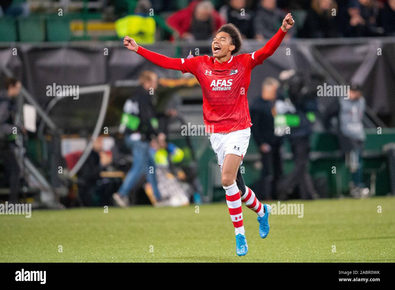 28. november 2019 Den Haag, Niederlande Soccer Europe League AZ / Partizan Belgrado Voetbal Europa League Group Phase Saison 2019-2020 L-R: Calvin Stengs von AZ Alkmaar Stockfoto