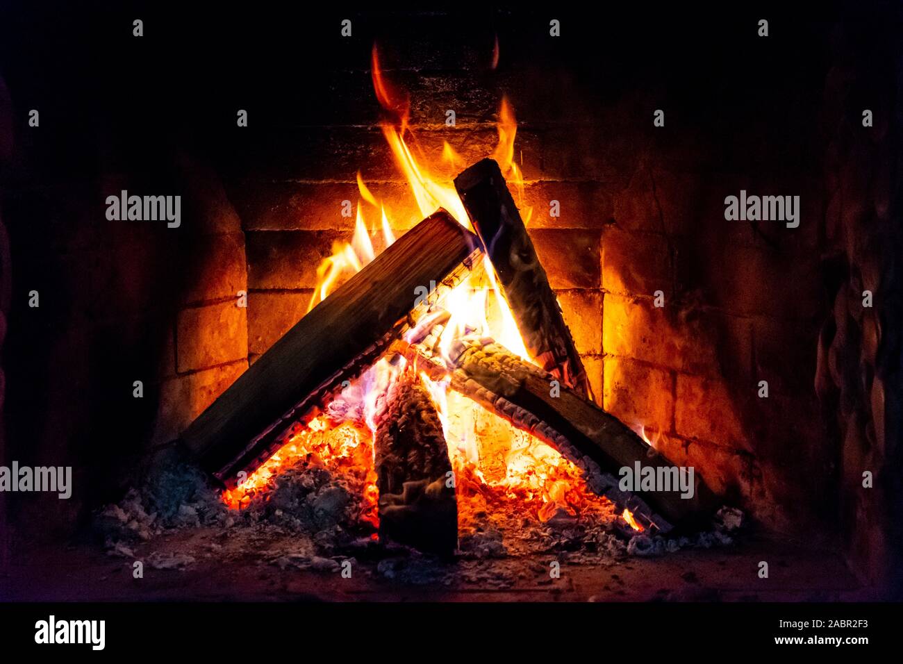 Bauholz Im Kamin Verbrennen