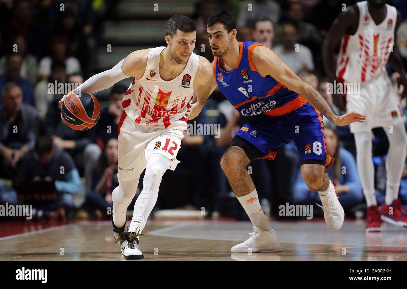 Belgrad. 28 Nov, 2019. Von Crvena Zvezda Billy Baron (L) Mias von Valencia Alberto Abalde während der regulären Saison Runde 11 Euroleague Basketball Spiel in Belgrad, Serbien am 28.11.2019. Credit: Predrag Milosavljevic/Xinhua/Alamy leben Nachrichten Stockfoto