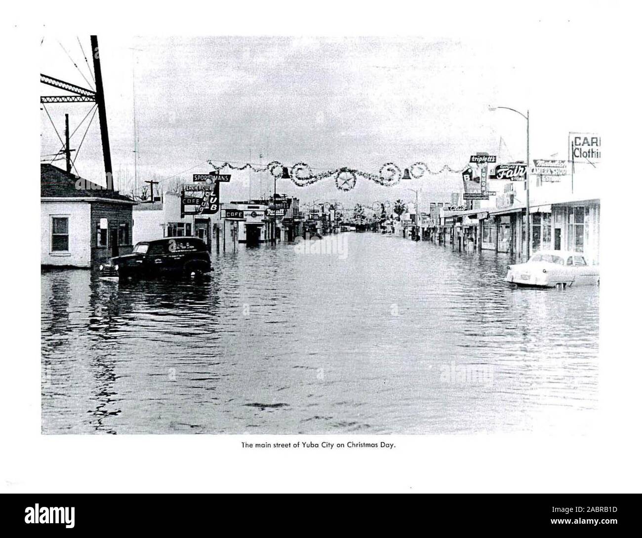 Die Hauptstraße von Yuba City am Weihnachtstag. Stockfoto