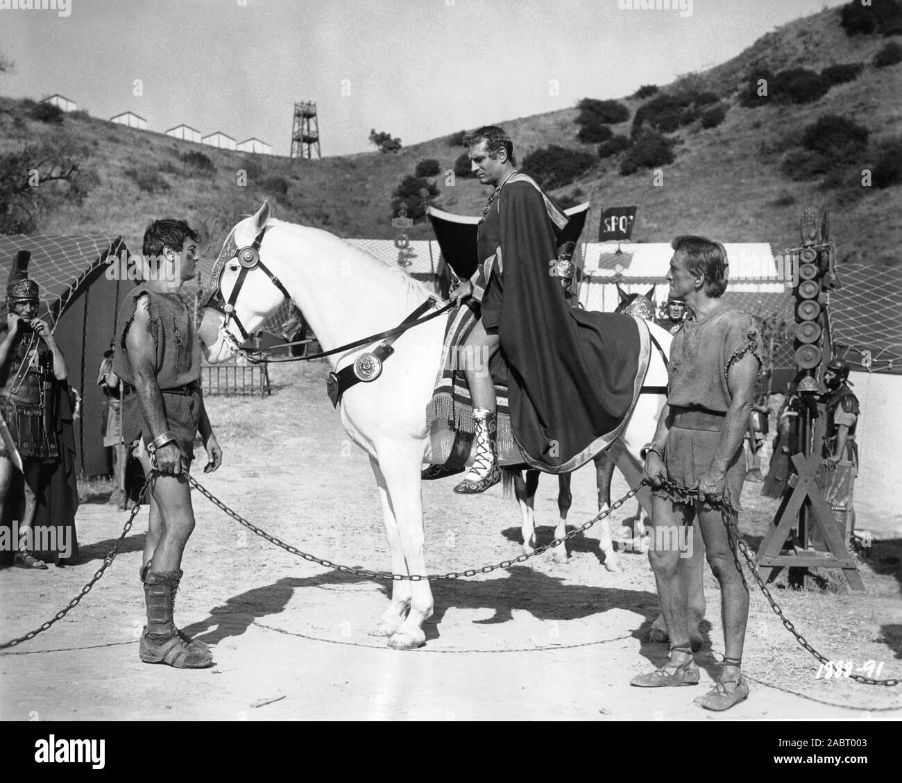 TONY CURTIS als Antoninus Laurence Olivier als Crassus und Kirk Douglas als Spartacus in SPARTACUS 1960 Regisseur STANLEY KUBRICK Roman Howard Schnell Drehbuch Dalton Trumbo ausführender Produzent Kirk Douglas Bryna Produktionen/Universal Pictures Stockfoto