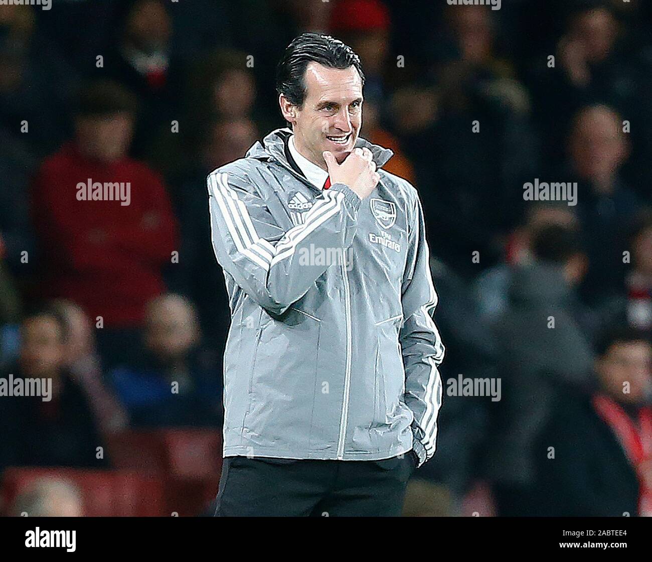 London, Großbritannien. 28 Nov, 2019. LONDON, Großbritannien, 28. NOVEMBER Unai Emery von Arsenal während Europa League Gruppe F zwischen Arsenal und Eintracht Frankfurt im Emirates Stadium, London, England am 28. November 2019. Credit: Aktion Foto Sport/Alamy leben Nachrichten Stockfoto