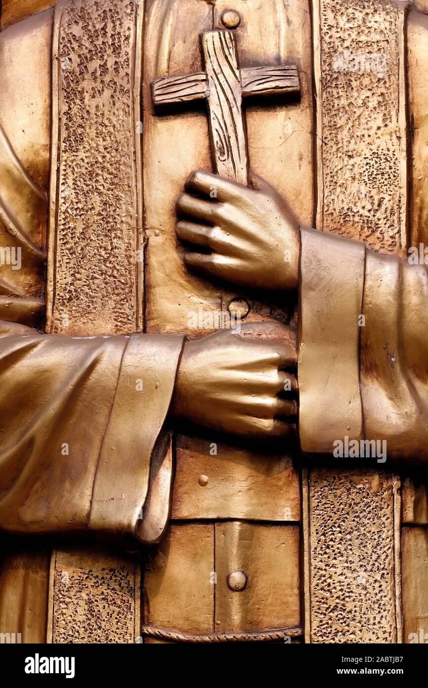 Basilika Unserer Lieben Frau von La Vang. Vietnamesische Priester. La Vang. Vietnam. Stockfoto