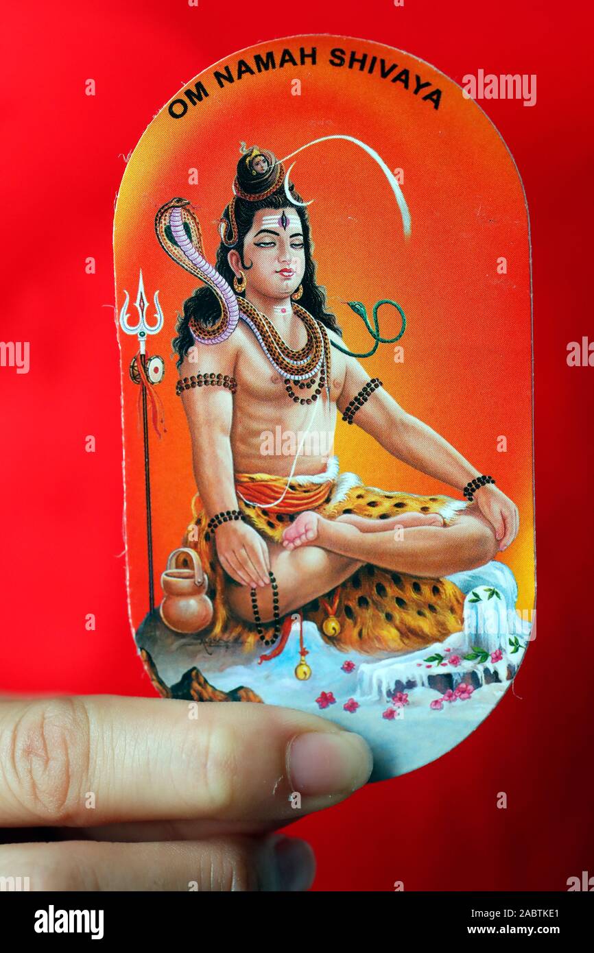 Close-up. Hinduistischen Gottes Bild in der Hand. Shiva auch bekannt als Mahadeva ist eines der wichtigsten Gottheiten des Hinduismus. Stockfoto