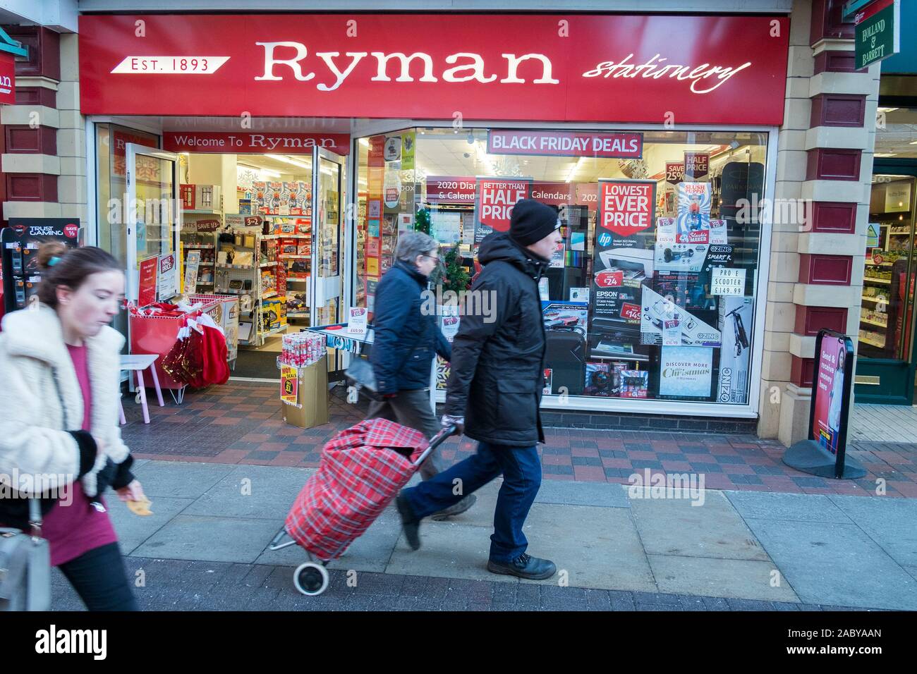 Rynan Umsatz in Chorley, Lancashire, UK. 29. September 2019. Ein sehr ruhiger Start in den Schwarzen Freitag vor Weihnachten Urlaub. Es wurde ursprünglich Schwarzer Freitag genannt, weil das Volumen der Käufer erstellt Verkehrsunfälle und manchmal sogar Gewalt. ... In seinem ad, sagte er, "Schwarzer Freitag" ist der Name, den die Polizei von Philadelphia gab der Freitag nach Thanksgiving Day. Es ist nicht ein Ausdruck der Zuneigung für Sie. Credit: cernan Elias/Alamy leben Nachrichten Stockfoto