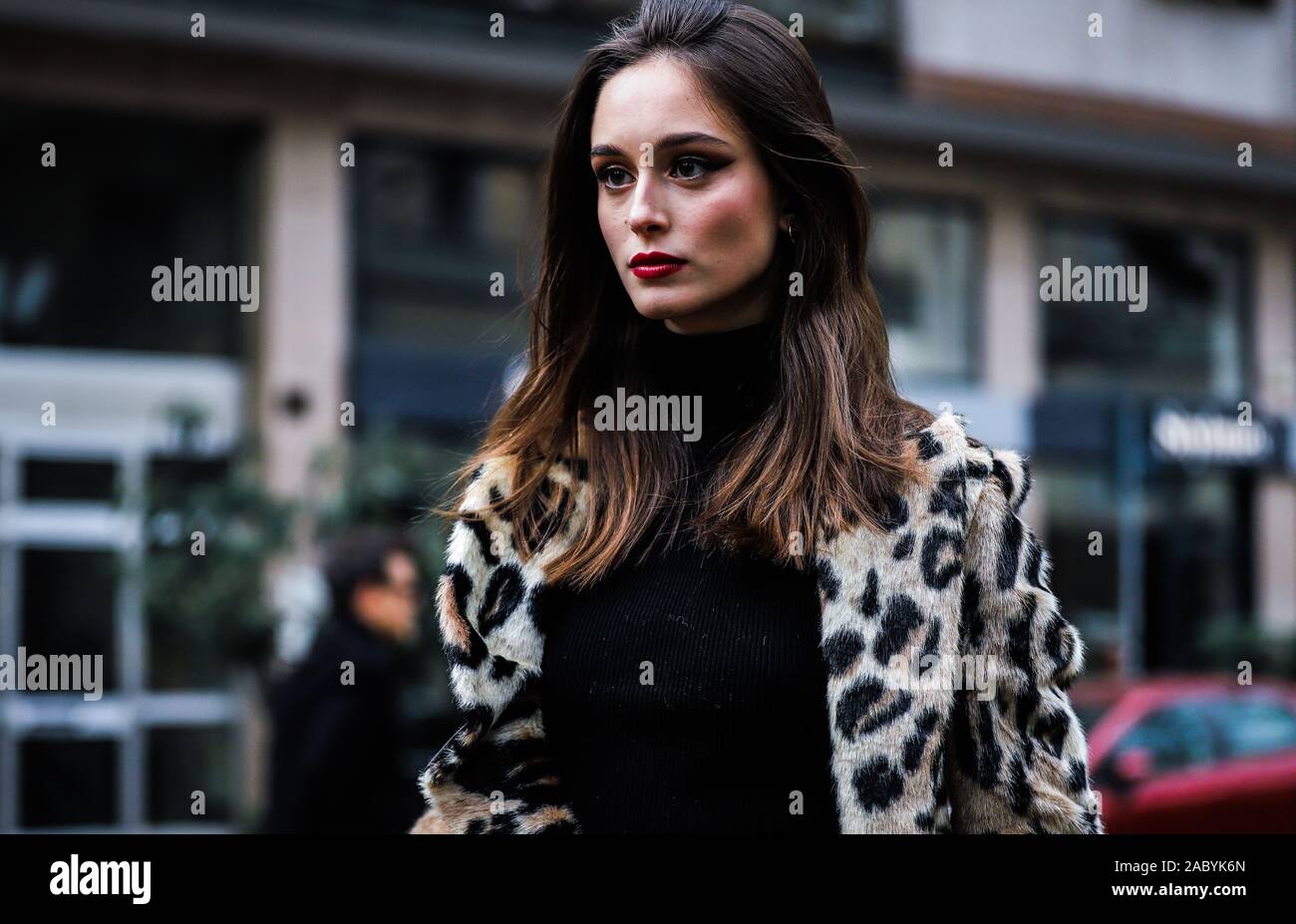 Mailand, Italien - 24. Februar 2019: Modell Chiara Corridori auf der Straße, die im Rahmen der Mailänder Modewoche. Stockfoto