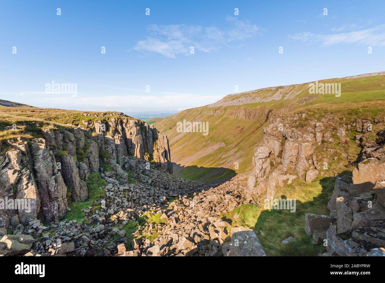 Hohe Schale Nick entlang der Pennine Way in der North Pennines in der Nähe von dufton Cumbria ist ein geologisch interessanten Tal von Glazial- Aktion gebildet Stockfoto