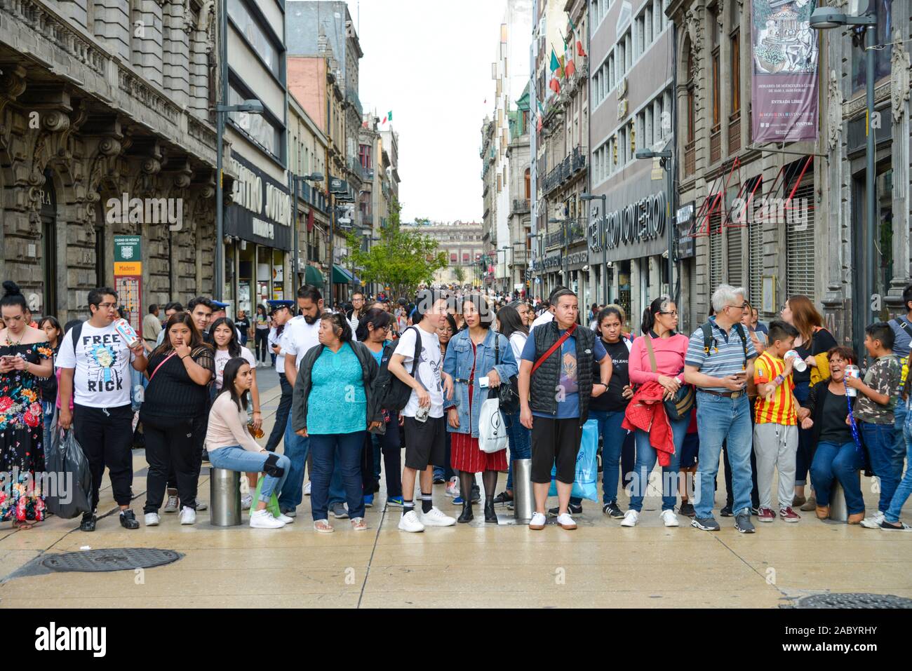 Menschen, Einkaufsstraße Av Francisco I. Madero, Mexiko Stadt, Mexiko Stockfoto