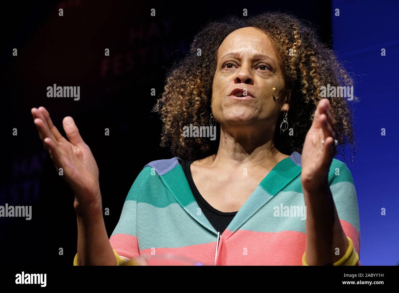 Hay Festival Winter Wochenende, Heu auf Wye, Powys, Wales, Großbritannien - Freitag, 29. November 2019 - Thema und 2019 Booker Prize Sieger Bernardine Evaristo auf der Bühne über ihr Buch Mädchen, Frau, andere sprechen. Credit: Steven Mai/Alamy leben Nachrichten Stockfoto