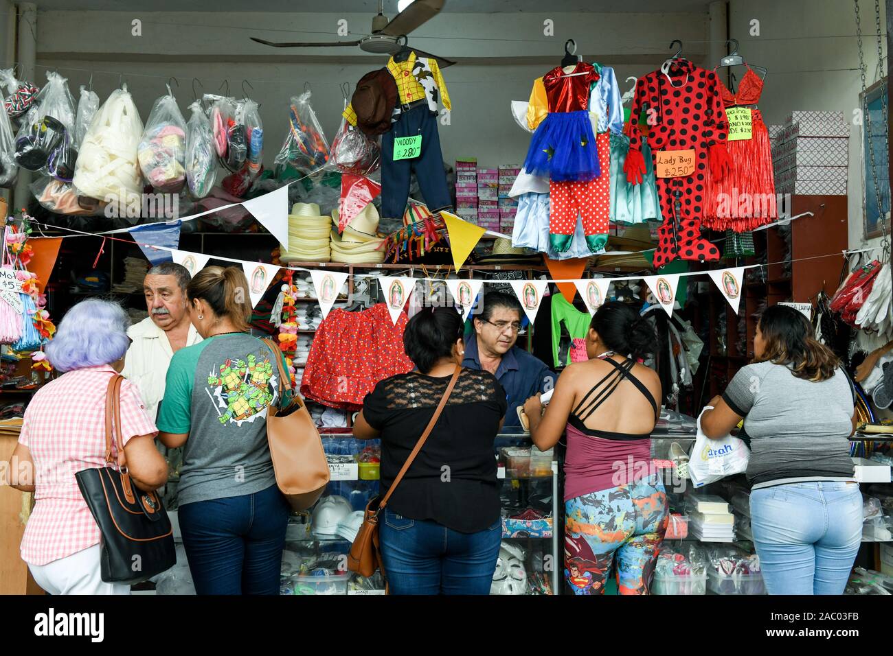 Frauen Shopping Zentrum von Merida, Mexiko Stockfoto