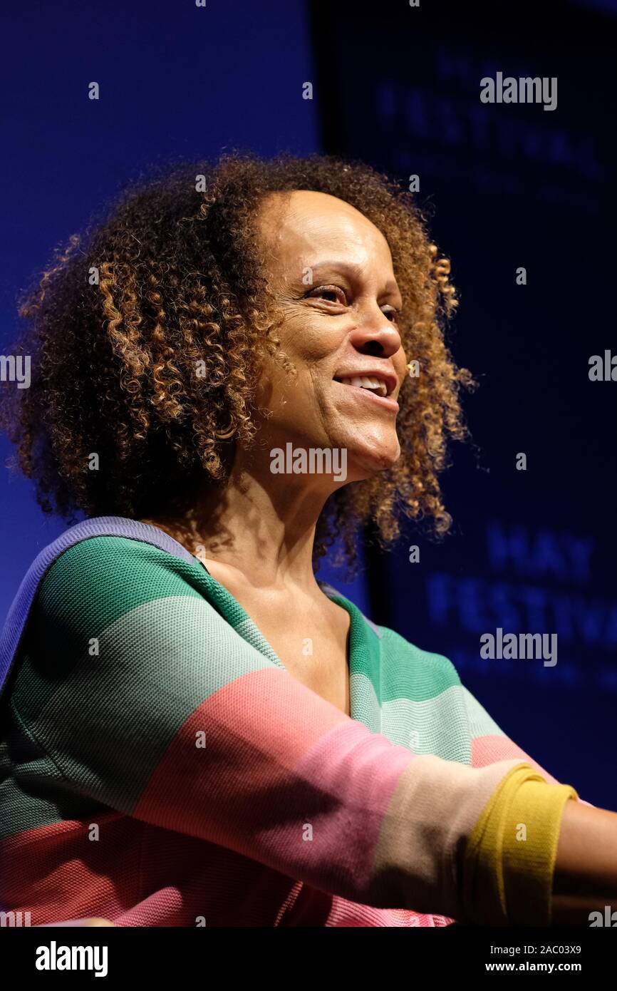 Hay Festival Winter Wochenende, Heu auf Wye, Powys, Wales, Großbritannien - Freitag, 29. November 2019 - Thema und 2019 Booker Prize Sieger Bernardine Evaristo auf der Bühne über ihr Buch Mädchen, Frau, andere sprechen. Credit: Steven Mai/Alamy leben Nachrichten Stockfoto