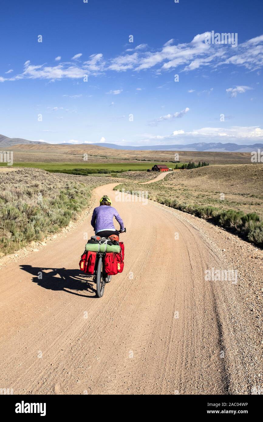 MT 00326-00 ... MONTANA - Open Land entlang der Medizin Lodge Road in Beaverhead County Abschnitt der Great Divide Mountain Bike Route. Stockfoto MT 00326-00 ... MONTANA - Open Land entlang der Medizin Lodge Road in Beaverhead County Abschnitt der Great Divide Mountain Bike Route. Stockfoto