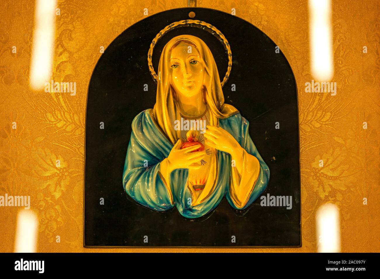 Madonnenbild der Wallfahrtskirche Santuario della Madonna delle Lacrime, Syrakus, Sizilien, Italien, Europa | Madonna Bild, Wallfahrtskirche Santu Stockfoto