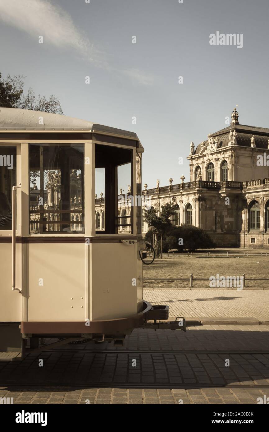 Alte vintage Straßenbahn in Dresden, Deutschland Stockfoto