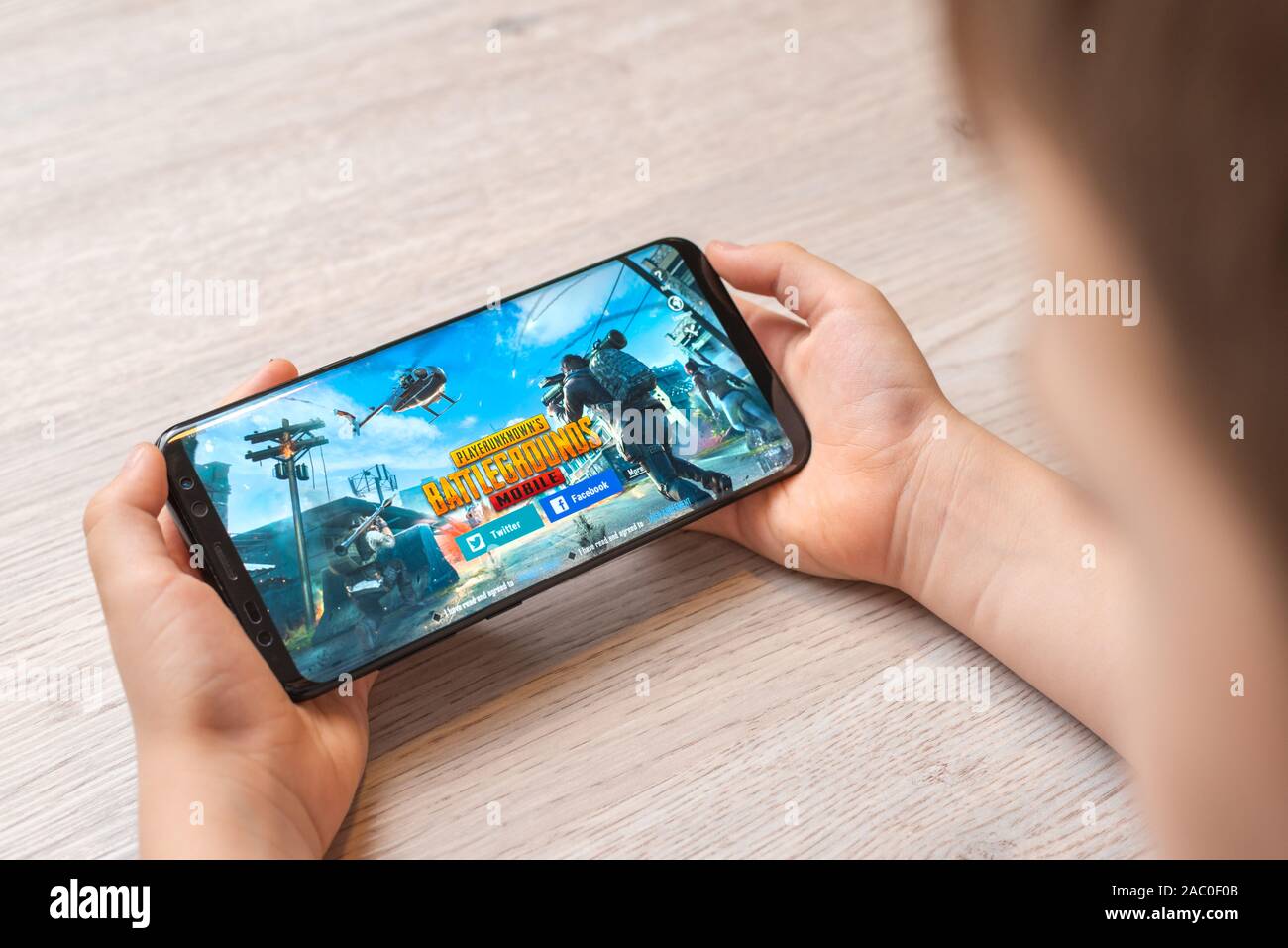 Sarajevo, Bosnien und Herzegowina - November 29, 2019: PlayerUnknown der Schlachtfelder oder PUBG online multiplayer Battle Royale Game auf dem Samsung Galaxy S 9. Stockfoto