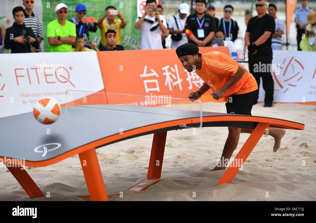 Teqball spiel -Fotos und -Bildmaterial in hoher Auflösung – Alamy