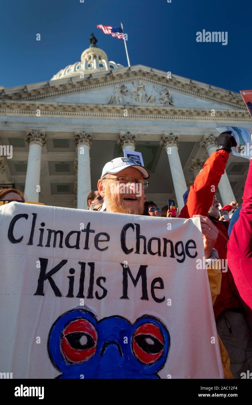 Washington, DC - 29. November 2019 - eine Kundgebung vor dem US Capitol, in einer Reihe von wöchentlichen 'Fire Drill Freitag" unter der Leitung von Jane Fonda, die verlangen, dass die politischen Führer auf die Klimakrise. 38 Personen wurden verhaftet, wenn sie sich weigerten, das Capitol Schritte zu verlassen. Quelle: Jim West/Alamy leben Nachrichten Stockfoto