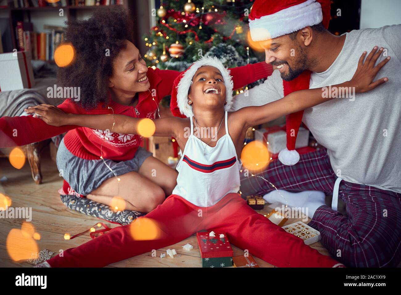Weihnachten mit glücklichen Familie verbrachte Stockfoto
