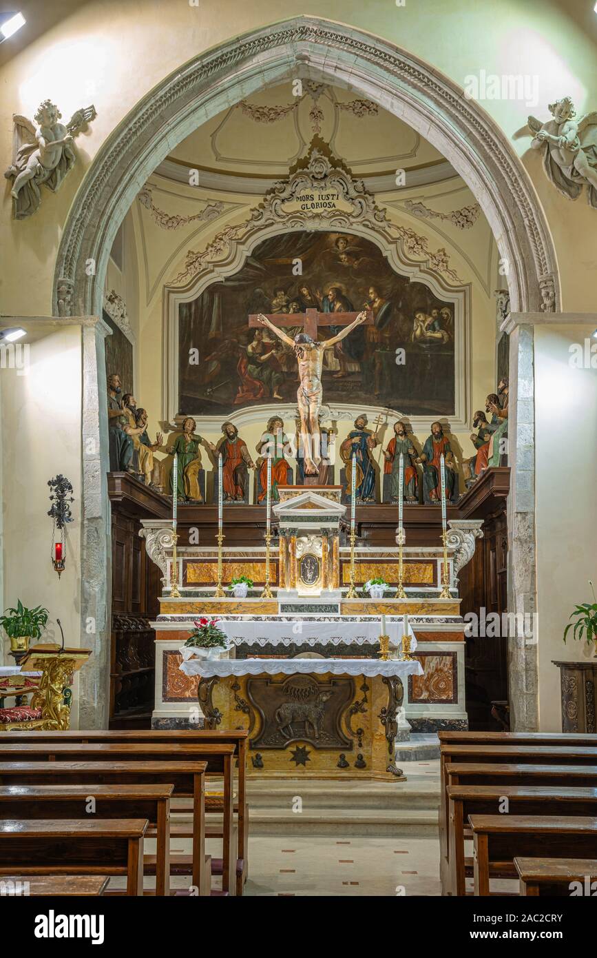 Kirche Sant'Emidio, Hauptaltar. Agnone, Isernia, Molise Stockfoto