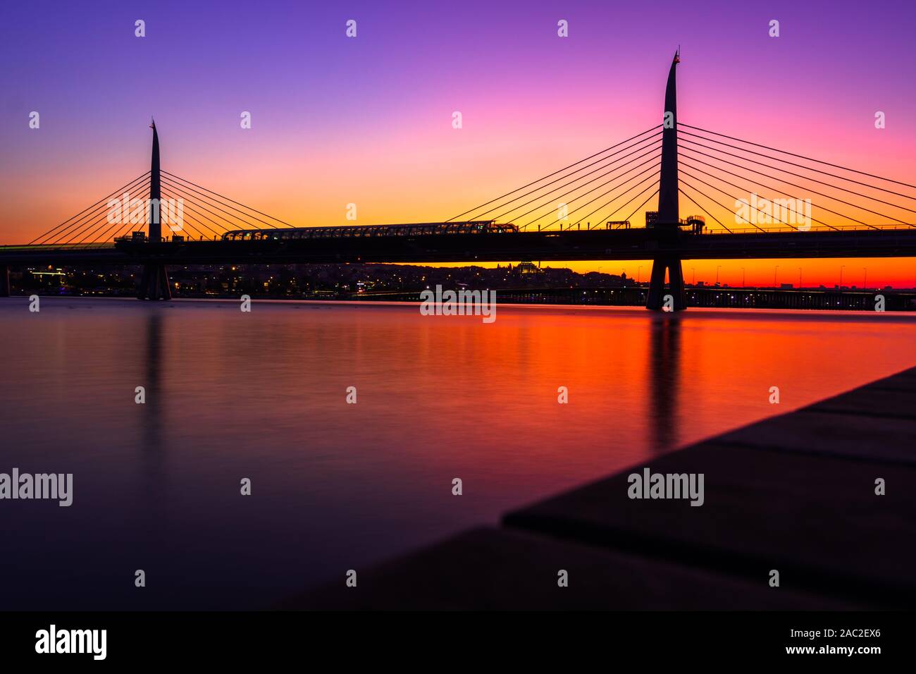 September 2019; halic U-Bridge, Golden Horn Istanbul, Istanbul, Türkei Stockfoto