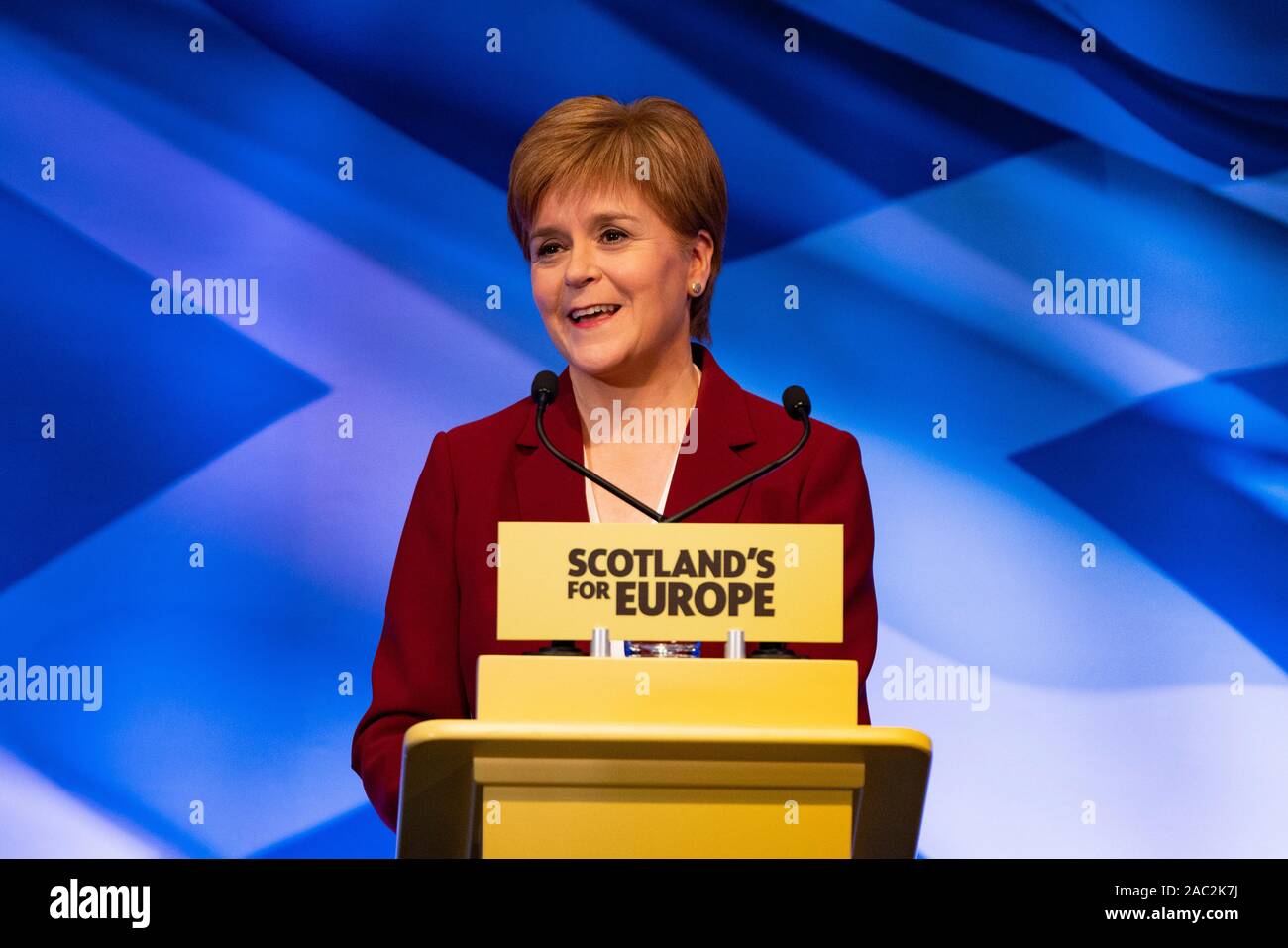 St Andrews, Schottland, Großbritannien. 30. November 2019. Erster Minister von Schottland Nicola Sturgeon macht Rede in St Andrews, Fife, in der St. Andrews in Schottland. Adressierung Aktivisten seiner Partei, sie erklärte, dass Schottlands Zukunft in Schottland Hände - nicht Boris Johnson's sein sollte. Iain Masterton/Alamy Leben Nachrichten. Stockfoto