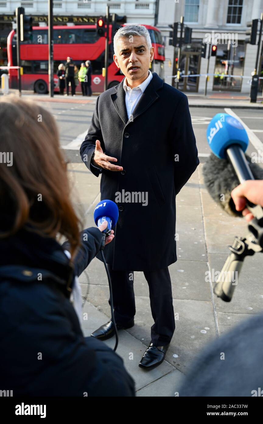 London Bridge, London. UK. Bürgermeister Sadiq Khan besucht London Bridge am Tag nach dem Terroranschlag. London. UK Credit: michael Melia/Alamy leben Nachrichten Stockfoto