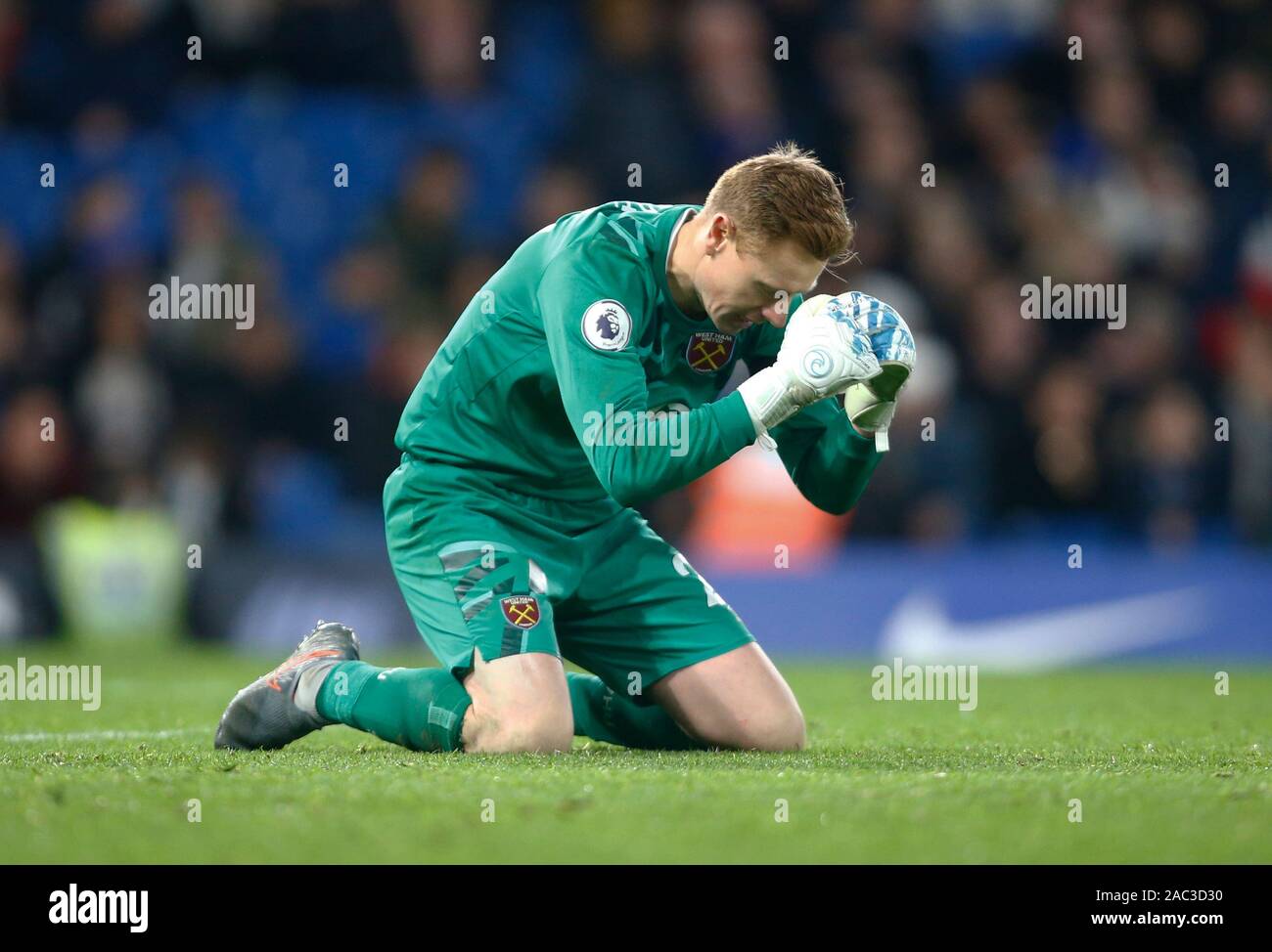 London, Großbritannien. 30 Nov, 2019. David Martin West Ham United kommt für sein Debüt (Grün) feiert sie während der Englischen Premier League zwischen Chelsea und West Ham United an der Stanford Brücke Stadium, London, England am 30. November 2019 Kredit gewinnen: Aktion Foto Sport/Alamy leben Nachrichten Stockfoto