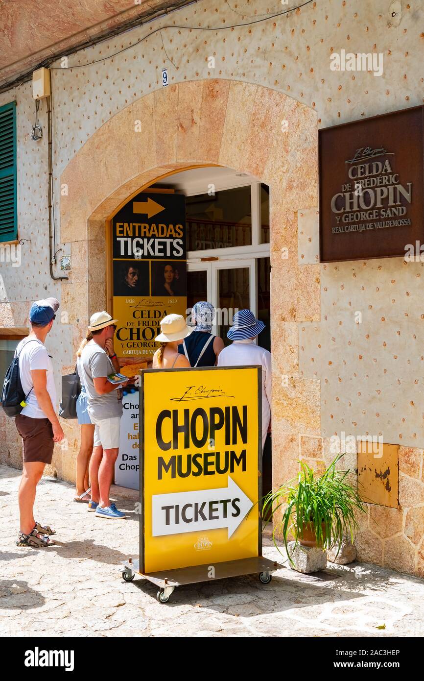 MALLORCA, SPANIEN - 19. Juli 2019: Offizieller Shop von Fryderyk Chopin. Chopin und George Sand lebte in Valldemossa im Winter 1838-1839 Stockfoto