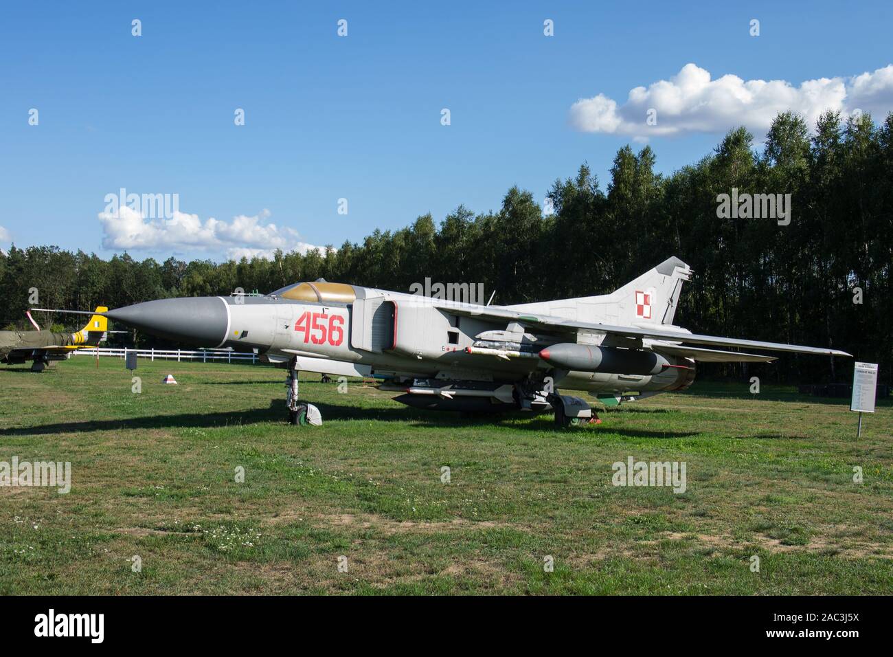 MIG 23 Kampfflugzeuge in 303 Squadron Museum, Napoleon, Polen Stockfoto