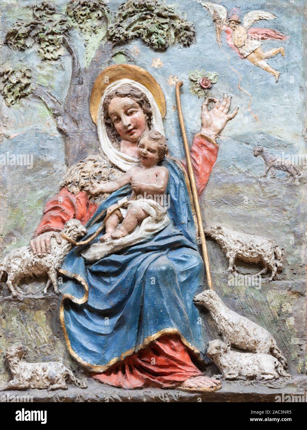 PARMA, Italien - 17. APRIL 2018: Die in der Entlastung in Terrakotta von Madonna als Schäferin in der Kirche Chiesa di San Uldarico. Stockfoto