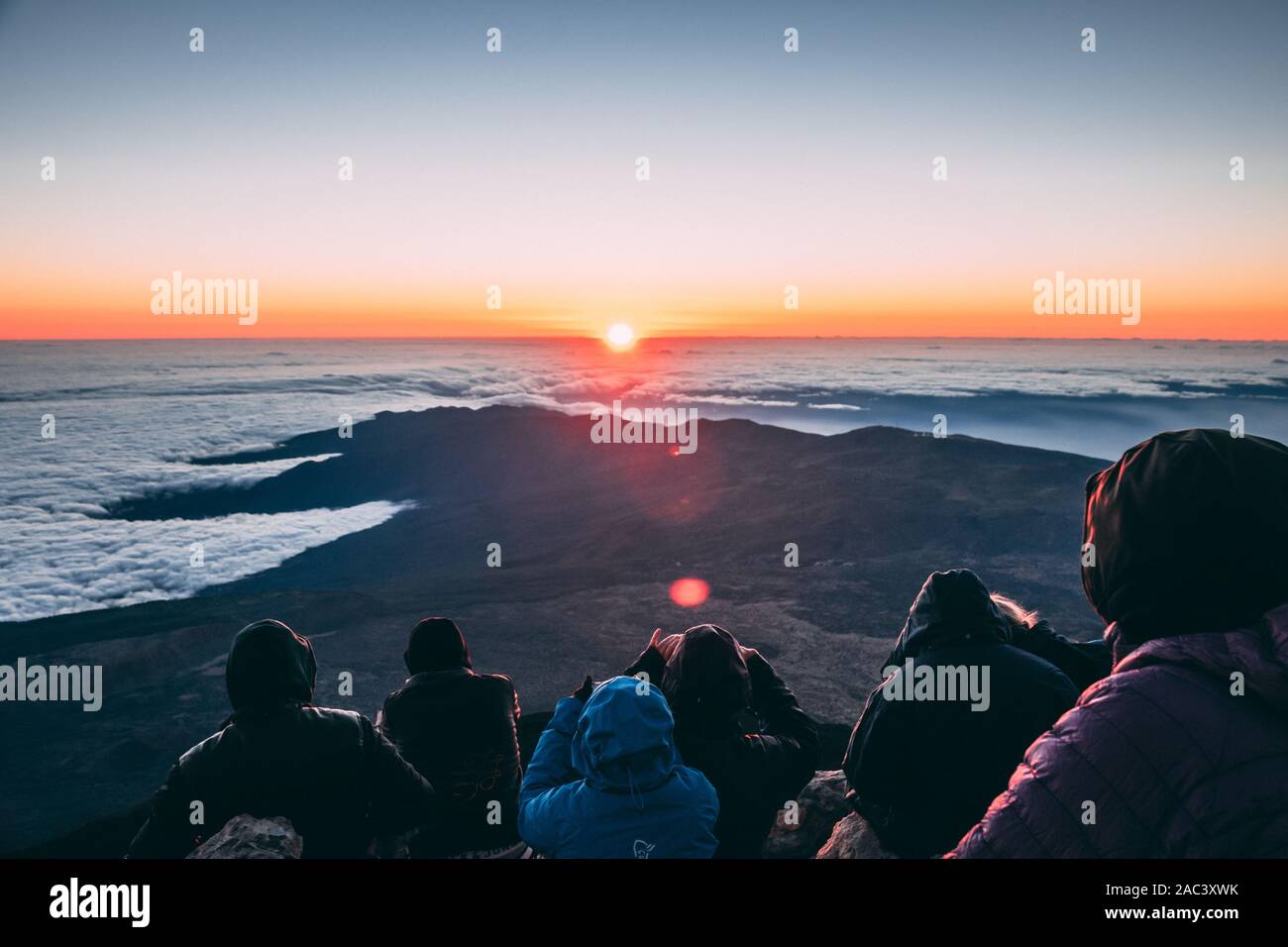 Nicht identifizierte Touristen am Pico del Teide, 3718 m, der höchste Berg in Spanien, Teneriffa, Kanarische Inseln, Spanien, Atlantik, Europa Stockfoto