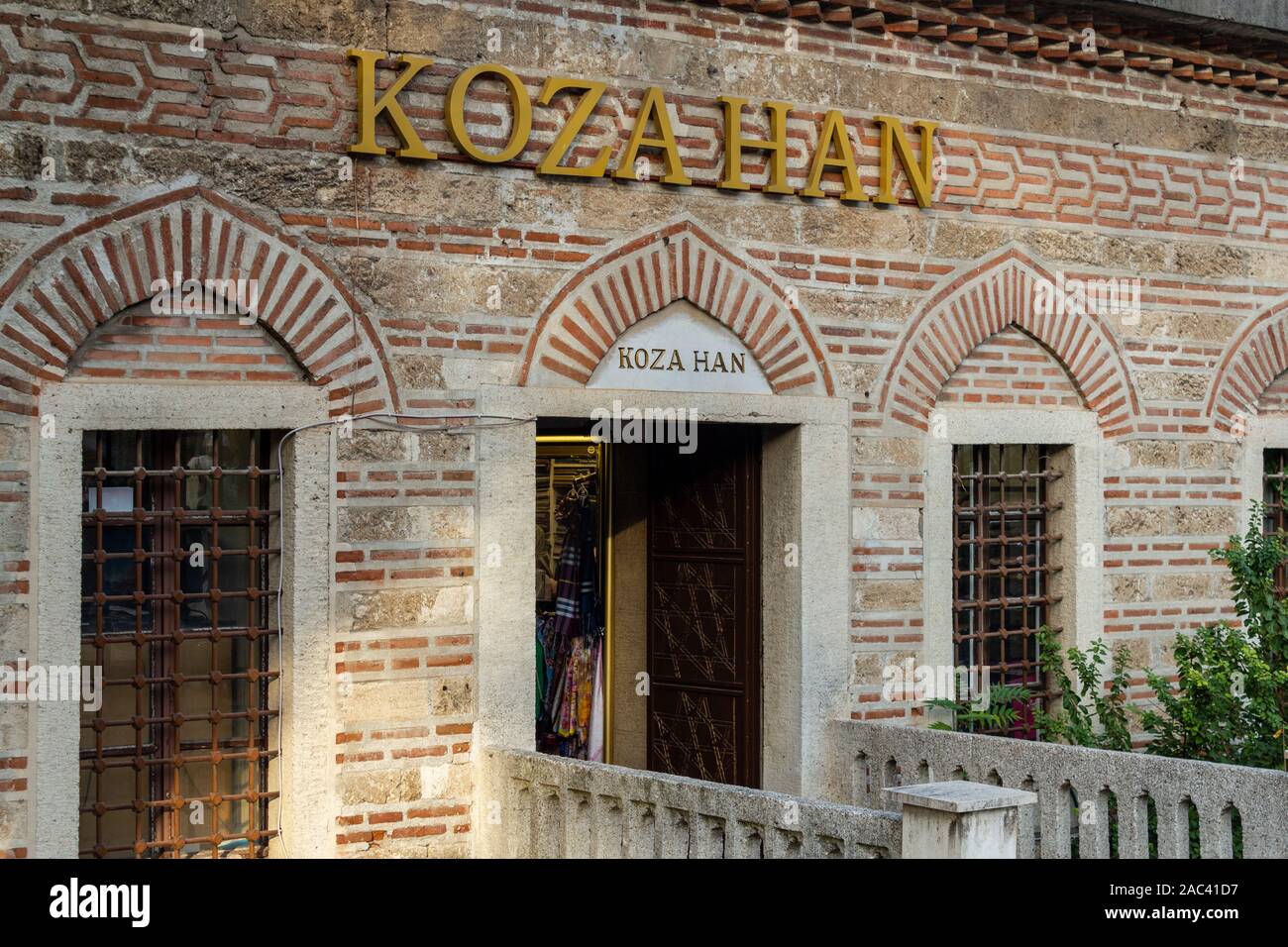 Osmangazi, Bursa/Türkei - 18. November 2019: Kozahan Silk Market Basar außen Eingang anzeigen Stockfoto