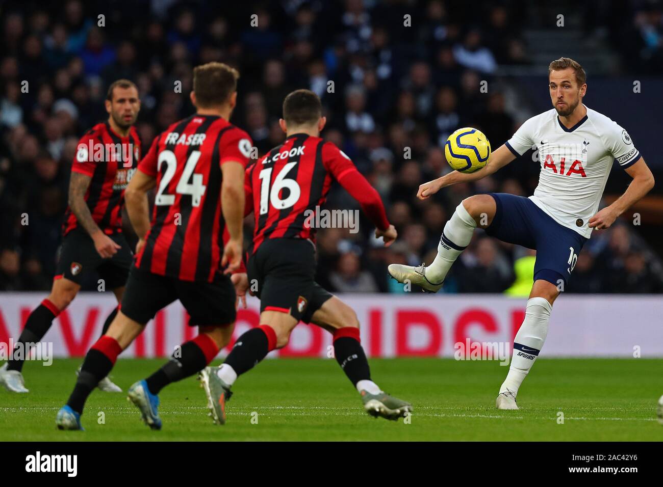 London, Großbritannien. 30 Nov, 2019. Tottenham ist Harry Kane in der Barclays Premier League Match zwischen den Tottenham Hotspur und Bournemouth an der Tottenham Hotspur Stadion in London, England. Am 30. November 2019. Credit: Aktion Foto Sport/Alamy leben Nachrichten Stockfoto
