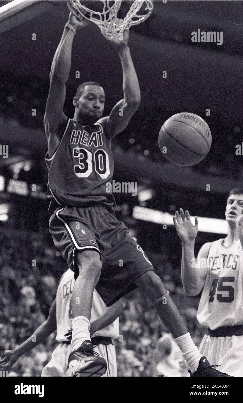 Miami Heat #30 Mark Strickland im Basketball Spiel gegen die Boston Celtics im Fleet Center in Boston, Ma USA mar 26,1998 Foto von Bill belknap Stockfoto