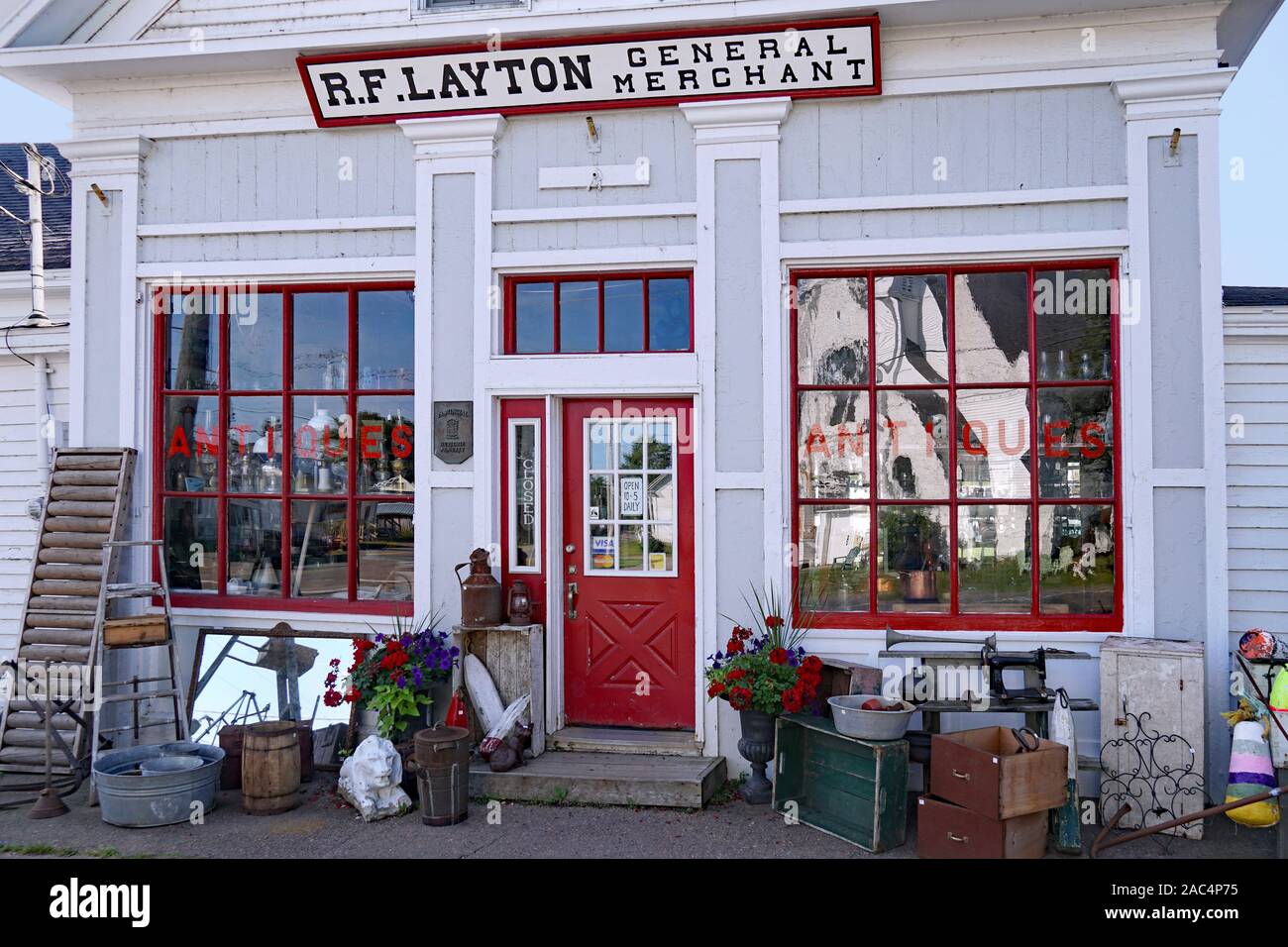 Großes Dorf, Nova Scotia, Kanada: Ländliche Nova Scotia bewahrt viele historische Dörfer mit alten Neugier und antiken Geschäfte wie dieses. Stockfoto